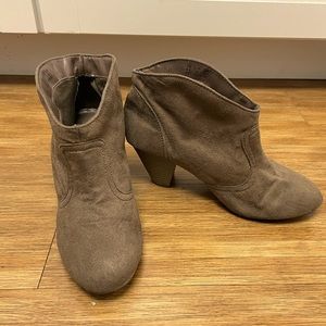 Justfab ankle booties in tan